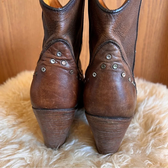 Frye Studded Brown Leather Ankle Booties Sz-8 - Picture 3 of 9